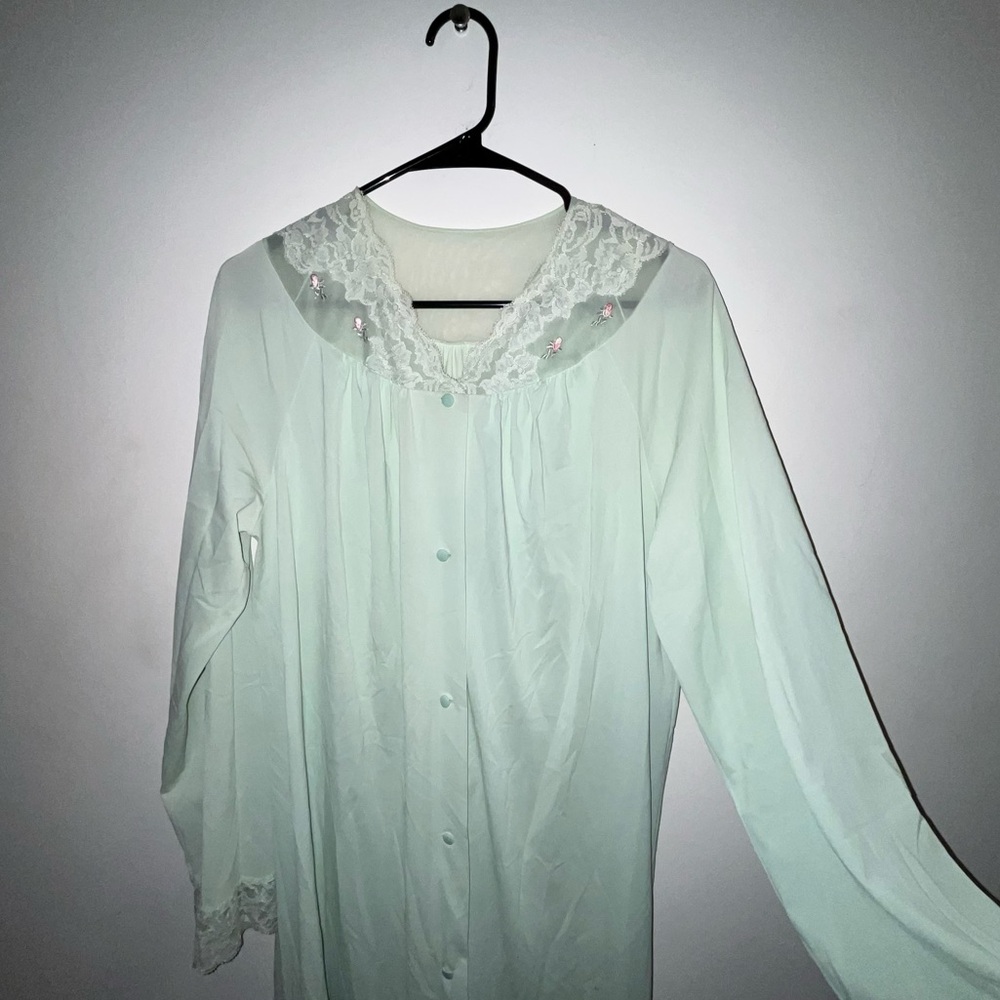 Women’s Vintage Elegant White Lace oversized Trim Nightgown